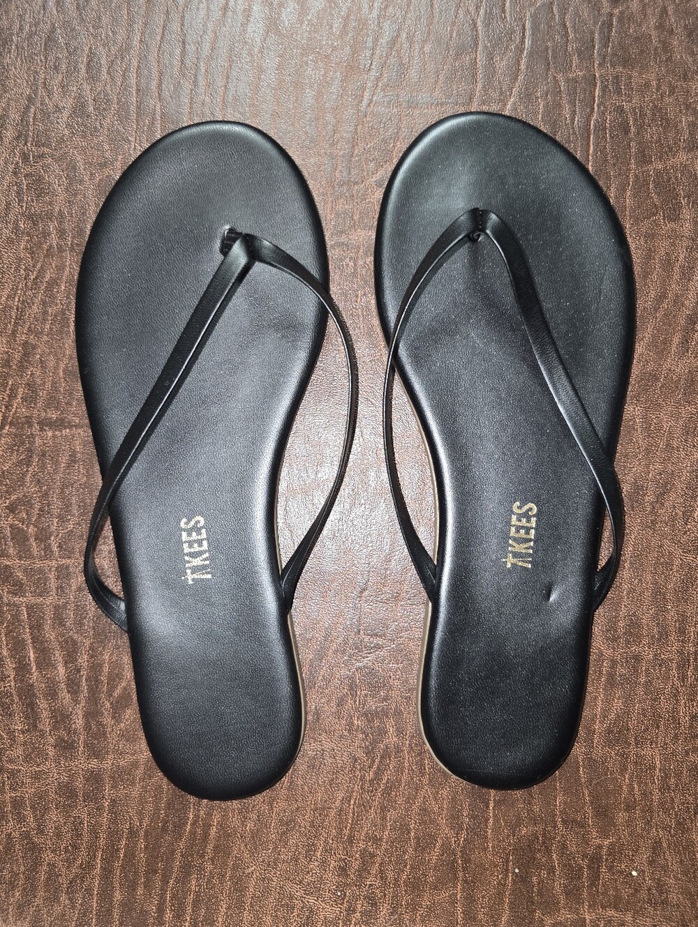 TKEES Slim Black Leather Flip Flop Sandals